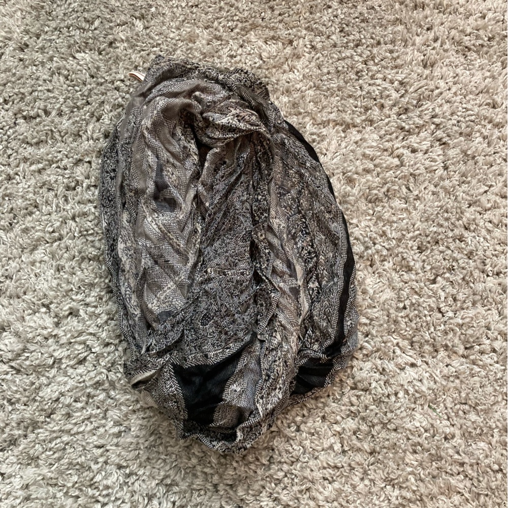 Neutral Infinity Scarf